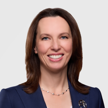 kelly Follain headshot